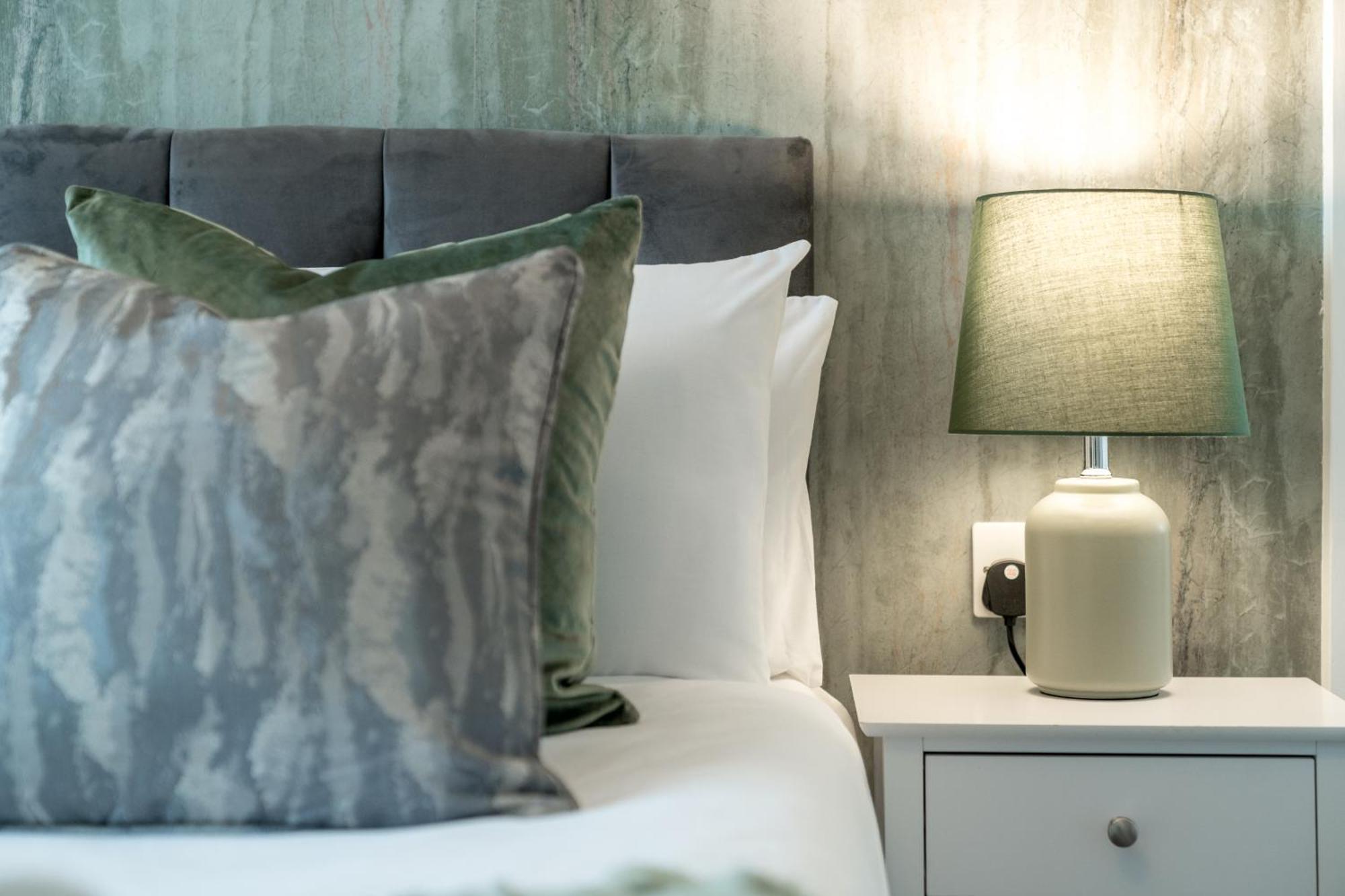 Апартаменты Lux 3Bed Near Wembley With Parking By Oceana Group - Sleeps 8 Харроу Экстерьер фото